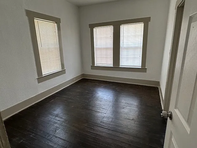 723 E Ashby Pl — Photo 3