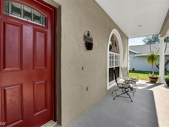 3rd image of 1209 Climbing Rose Dr