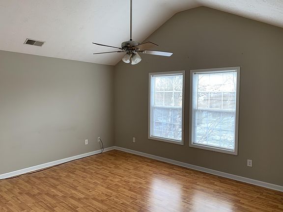 4th image of 104 Johnson St #1