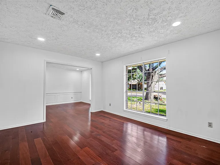 3910 Chile Dr — Photo 6