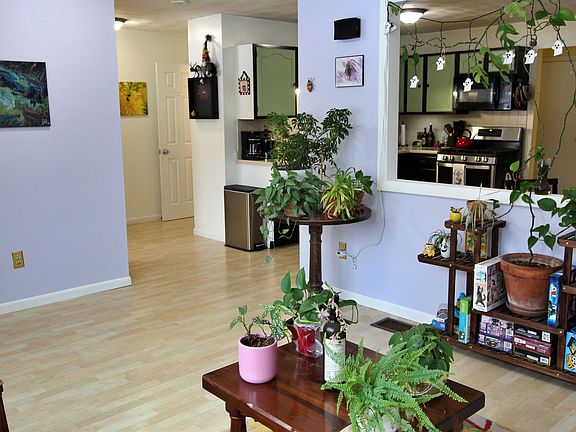 3rd image of 63 Hobbs Road