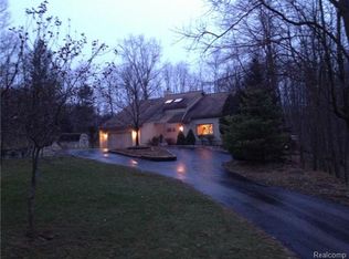 7925 Foster Rd, Clarkston, MI 48346