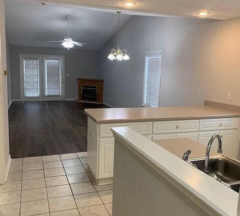 3rd image of 207 Evans Lake Dr