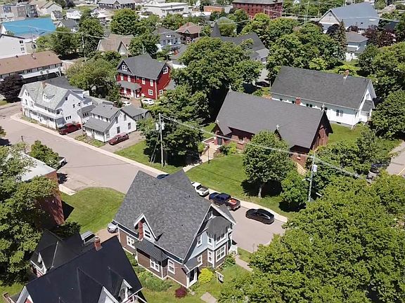 3rd image of 58 Summer St