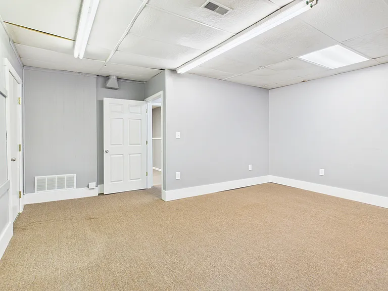 248 Main St — Photo 7