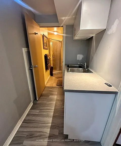 156 Twin Pines Cres #BASEMENT — Photo 19