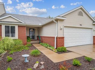 946 Spirea #88, Howell, MI 48843