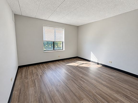 4th image of 606.01 E Woodland Park Ave #302