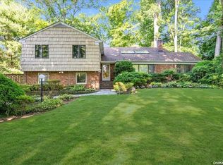 7 Beech Dr, Great Neck, NY 11024