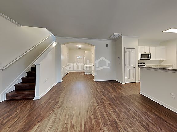 5th image of 30 Riverbed Dr