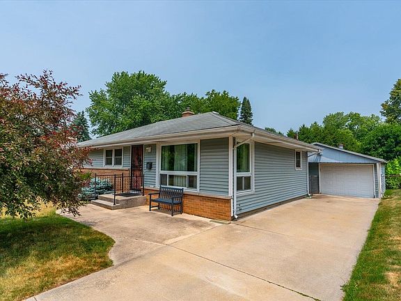 2nd image of 1010 Northland Dr