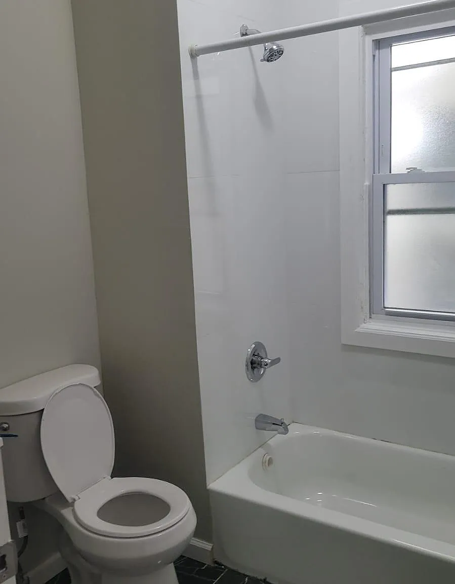 3 bed, $2,300 — Photo 1
