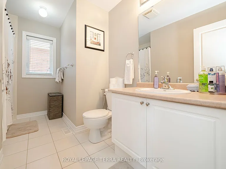 30 Eatonville St #UPPER — Photo 36
