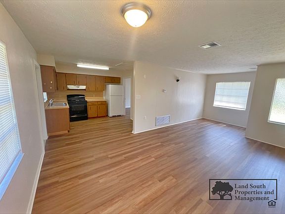 2nd image of 726 Boyd Ct