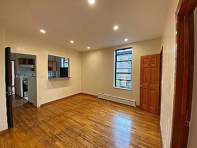 4th image of 958 Putman Ave #3