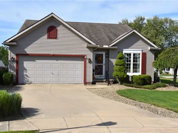 200 Potters Cir, Girard, OH 44420