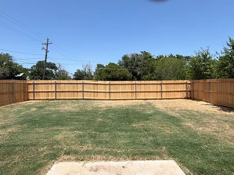 2504 SW H Ave — Photo 10