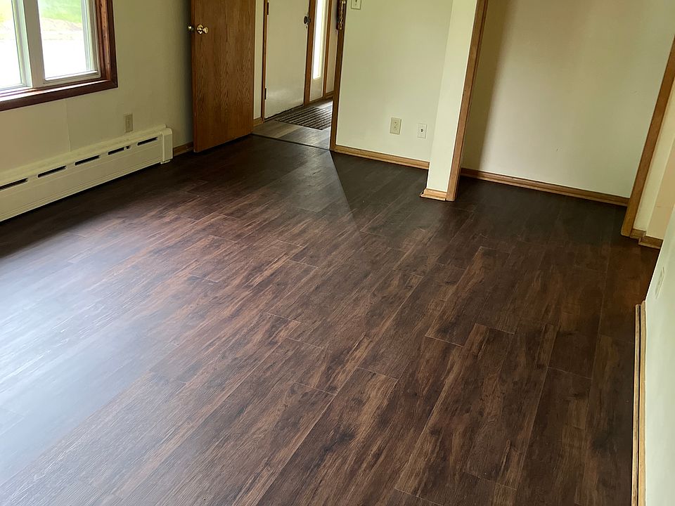 2nd image of 1607 2nd Ave NE APT 4