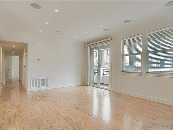 4th image of 8836 Promenade North Pl