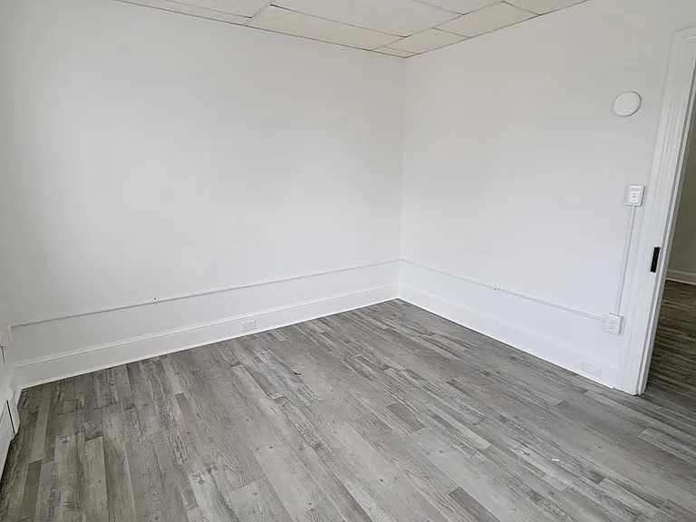 1801 S Main St #4 — Photo 14