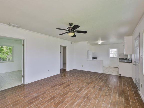 5th image of 106 W North Branch Rd