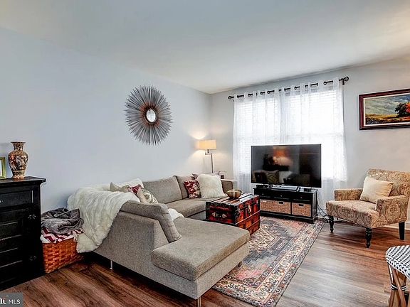 2nd image of 1251 E Abingdon Dr APT 1111