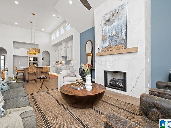 4th image of 6166 Avonleigh Cres