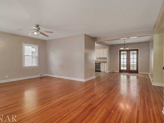 2nd image of 1511 N Linden St