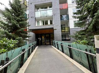 9250 University High St #Penthouse 18, Burnaby, BC V5A 0B3