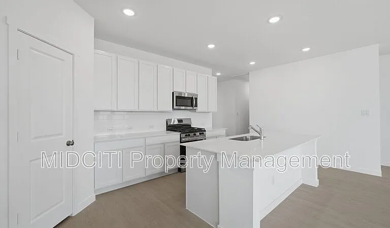 1304 Apron Trl — Photo 10