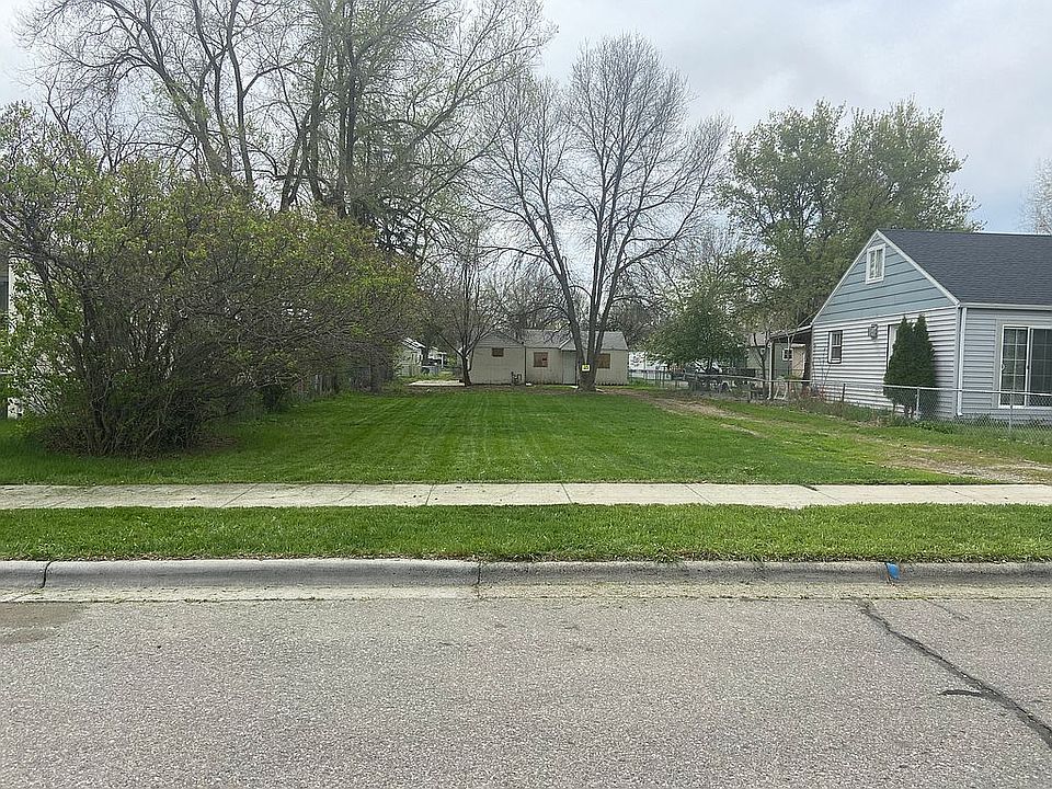 1st image of 1122 Howard Ave