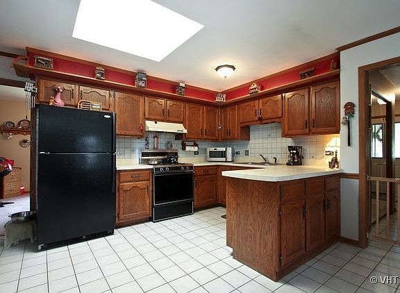 4th image of 7819 W 161st St