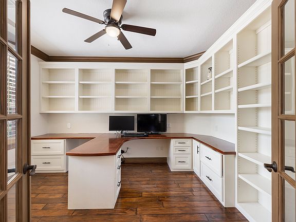 3rd image of 3802 Shindler Ct