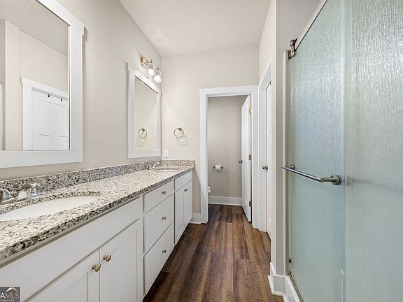 3rd image of 529 N Point Cir