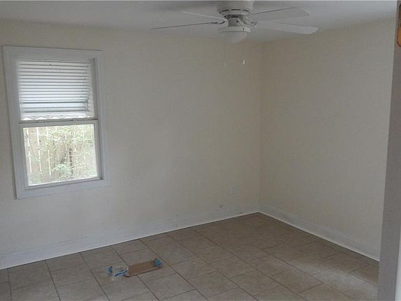 5th image of 3574 Ladd Ave
