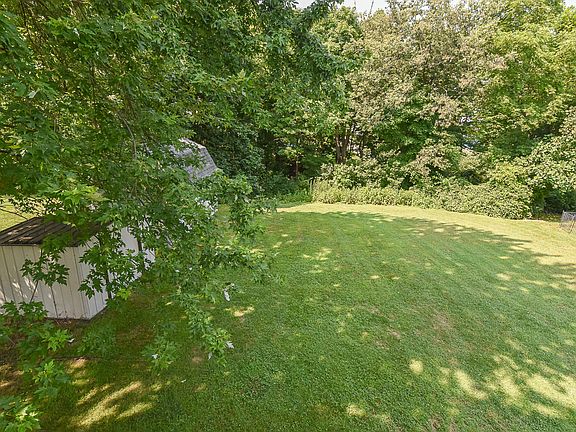 4th image of 7440 Cumberland Cir