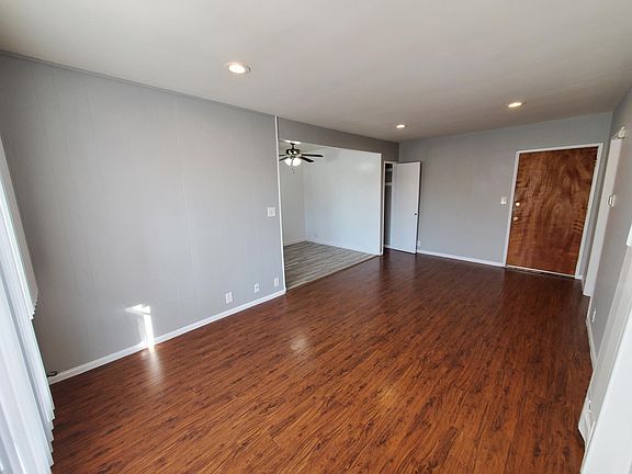 3rd image of 111 N Mariposa Ave APT 12