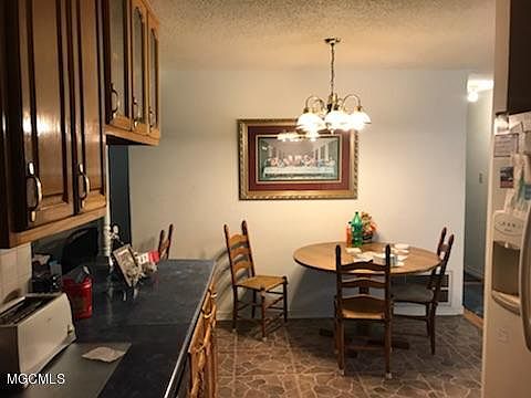 1st image of 3511 Pineview Dr