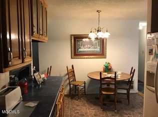 3511 Pineview Dr, Pascagoula, MS 39581