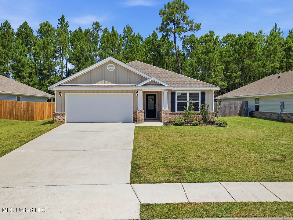 6587 Eastland Cir