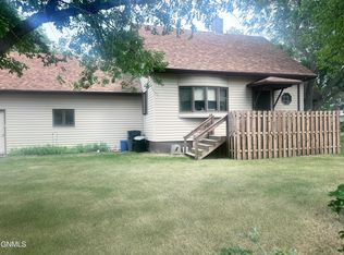 602 Parsons St, Columbus, ND 58727