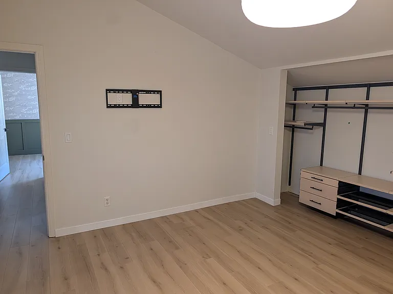 3370 Madison Ave — Photo 16