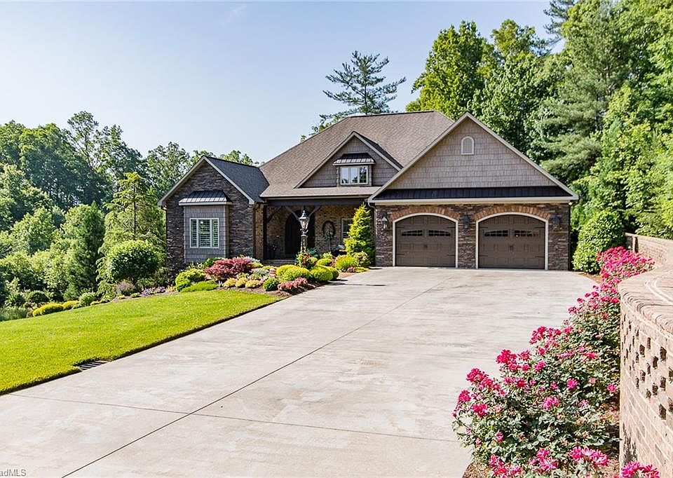 1st image of 1656 Skyland Dr