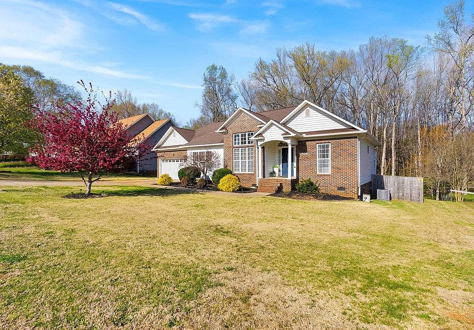1st image of 835 Laurelcreek Dr
