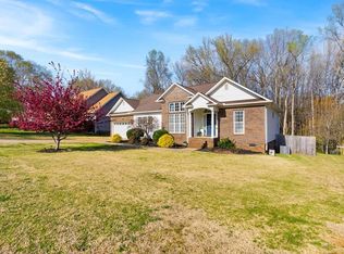 835 Laurelcreek Dr, Boiling Springs, SC 29316