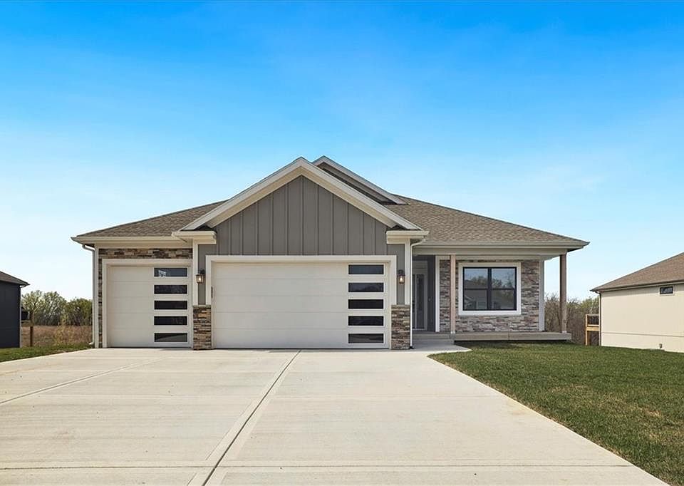 1st image of 609 Blackhawke Dr