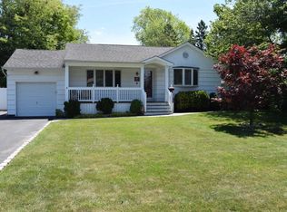 101 Arbour St, West Islip, NY 11795