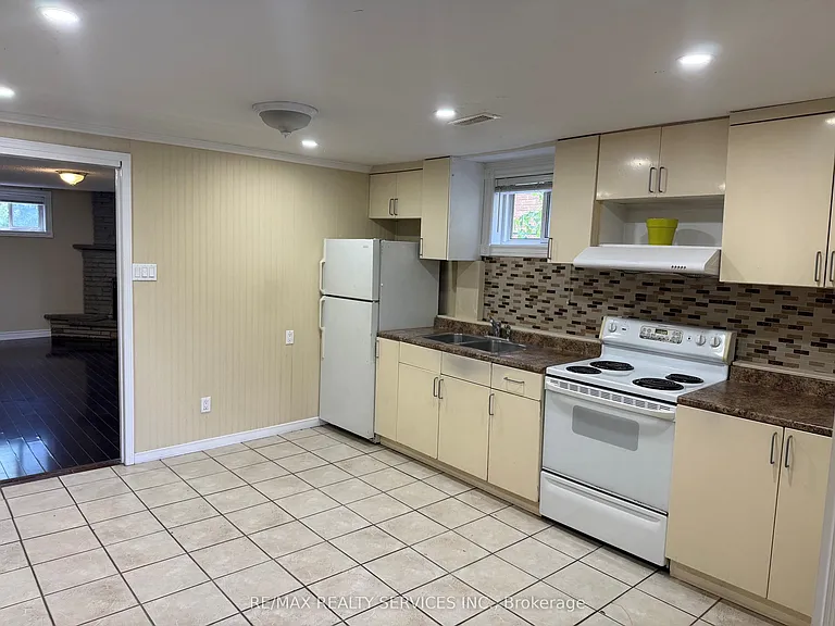 120 Abell Dr #BASEMENT — Photo 3
