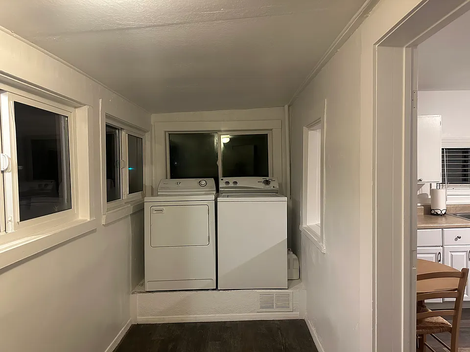 404 S San Francisco St #1/2