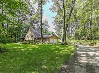 3380 Oak Forest Dr, Green Bay, WI 54313